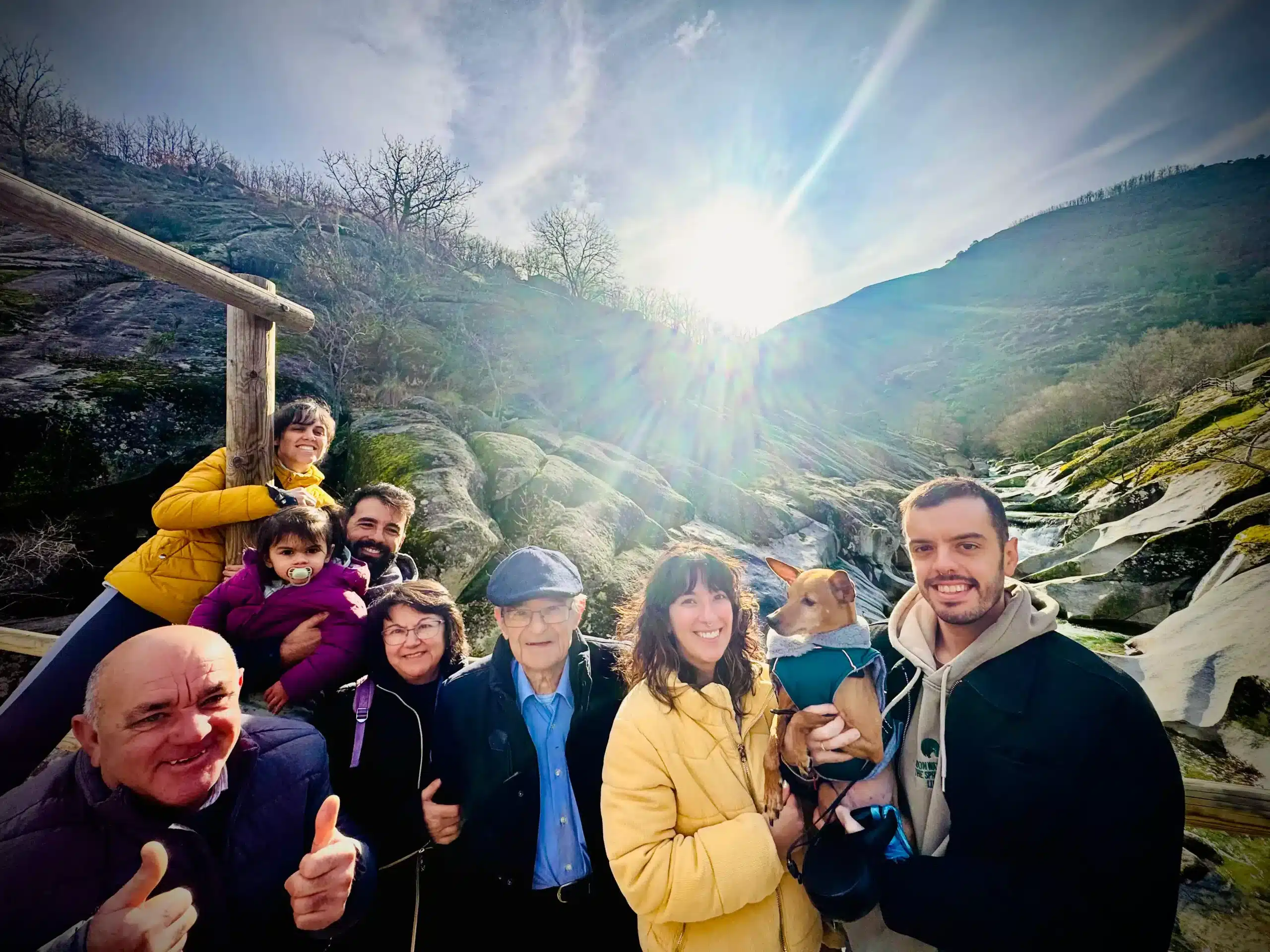 Si quieres subir a los pilones en vehículo, con nuestros coches 4x4 harás de esta ruta a la Garganta de los Infiernos una opción muy accesible.