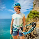 Vía Ferrata Caminho do Mar en el Parque Natural de Arrábida, con vistas increíbles al océano Atlantico desde los acantilados por donde discurre el itinerario.